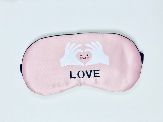 Маска для сна Love