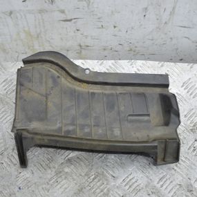 Захист жабо Volvo V50 2004-2012 Накладка жабо Вольво В50 30716443