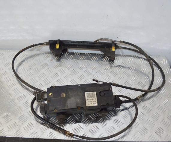 Блок управління стоянкового гальма Renault Scenic II 2003-2009 Електроручник Рено Сценик 2 8200418647