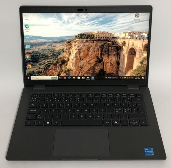 Ультрабук Б-класс Dell Latitude 3450 / 14" (1920x1080) IPS / Intel Core i3-1315U (6 (8) ядер по 1.2 - 4.5 GHz) / 16 GB DDR5 / 256 GB SSD / Intel UHD Graphics / WebCam / Win 10 Pro б/у | Зображення 1