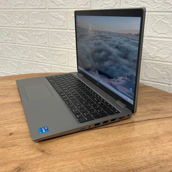 Ноутбук Dell Latitude 5520 i5 1145G7 16Gb SSD 512Gb Intel Iris Xe Б/В | Зображення 1