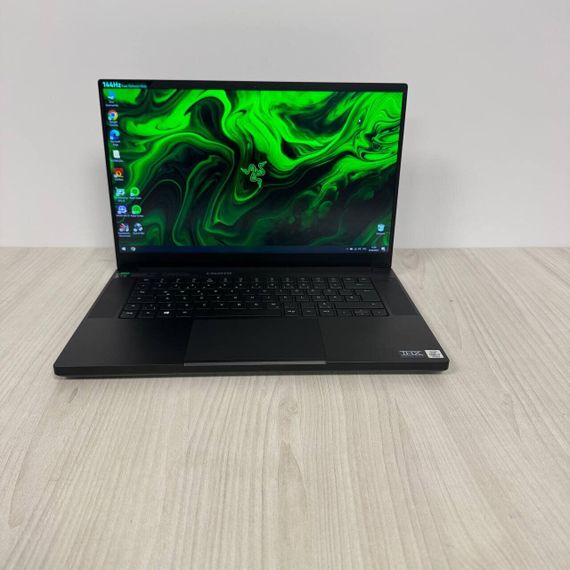 Ігровий ноутбук Razer Blade 15 RZ09-0369 / 15.6" (1920x1080) IPS / Intel Core i7-10750H (6 (12) ядер по 2.6 - 5.0 GHz) / 16 GB DDR4 / 512 GB SSD NVMe / nVidia GeForce RTX 3070, 6 GB GDDR6, 256-bit / WebCam б/в | Зображення 1