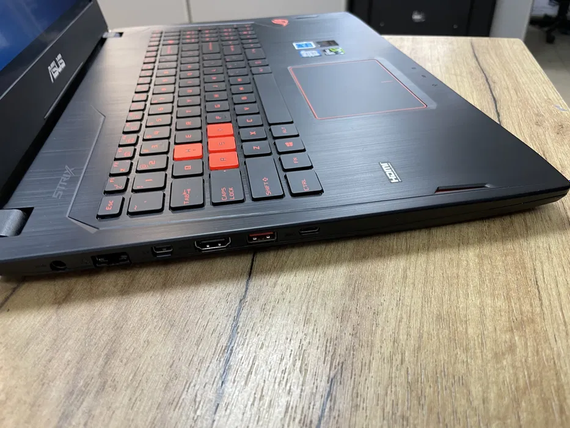 Ноутбук  Asus Rog GL502 15.6  IPS core i7 7700HQ/12Gb/250Gb SSD+1Tb/GTX 1060 | Зображення 3