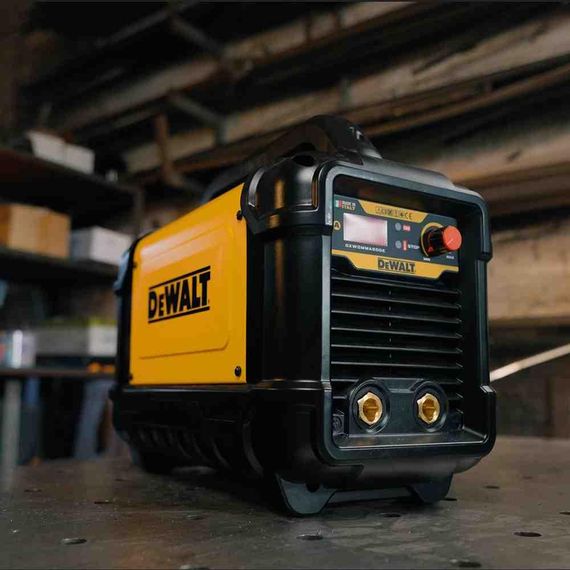 Сварочный аппарат инверторный 15-200А DeWALT DXWDMMA200E | Зображення 1