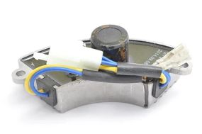 Авто регулятор напруги (AVR) для генератора 2-3 кВт (250V/220mf)