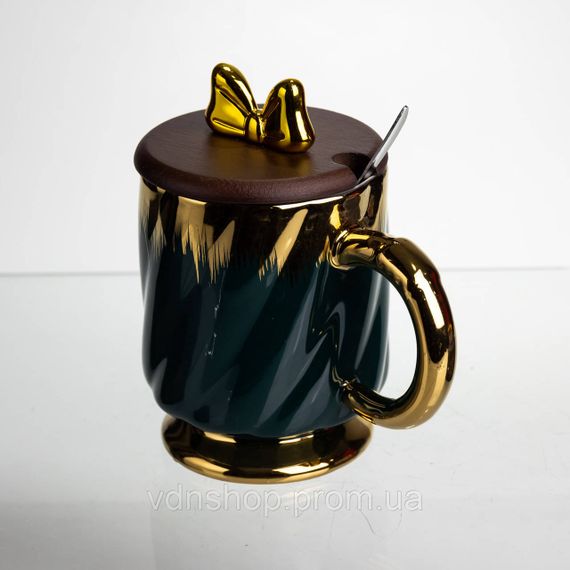 Новогодняя фарфоровая чашка "Золотой Вихрь" 450 мл с крышкой и ложкой Yiwu FM-23A | Зображення 2