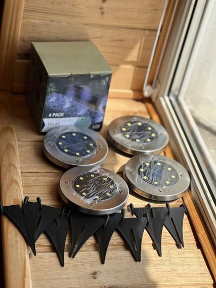 Садовий вуличний світлодіодний ліхтар-підсвічування на сонячній батареї 4шт Solar Pathway Lights | Зображення 4