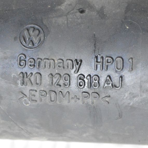 Патрубок повітряного фільтра VW Volkswagen 1.6 2.0 Golf Passat Caddy Фольксваген Кадді Гольф Пассат 1K0129618AJ | Зображення 4