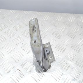 Петля капота права Audi A4 B7 2004-2008 Петля капота права Ауді а4 б7 8E0823302E