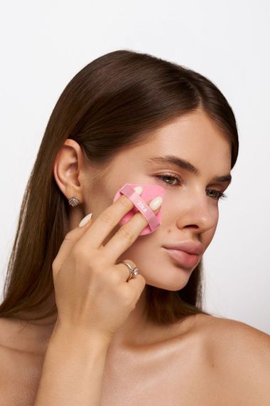 Пудра розсипчаста фіксуюча ZOLA Loose Setting Powder - 02 Translucent Pink (8 g) | Зображення 6