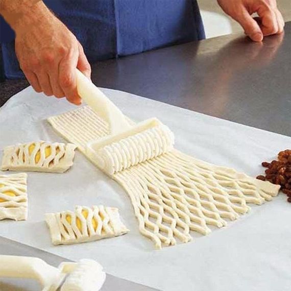Роллер Fissman для фігурної нарізки тіста 5см (сіткою) | Зображення 3