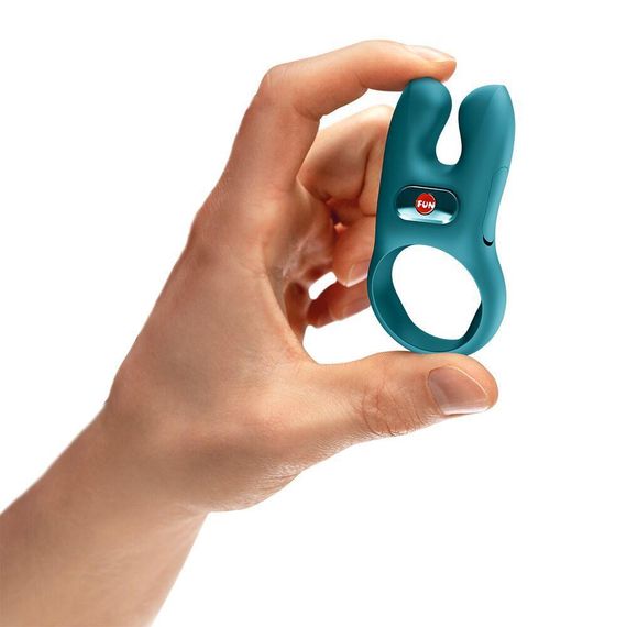 Эрекционное виброкольцо с двойной стимуляцией клитора Fun Factory NŌS CLASSIC Bottle Green, 2 мотора Sex Aura | Зображення 5