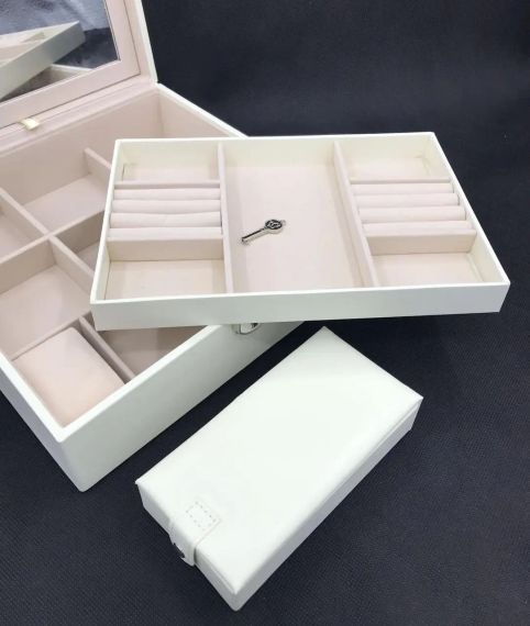 Скринька для прикрас стьобана з великим дзеркалом, що відкидається, маленька скринька всередині колір слонова кістка | Зображення 5