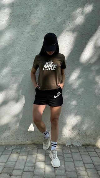 Жіноча футболка хакі | Зображення 4