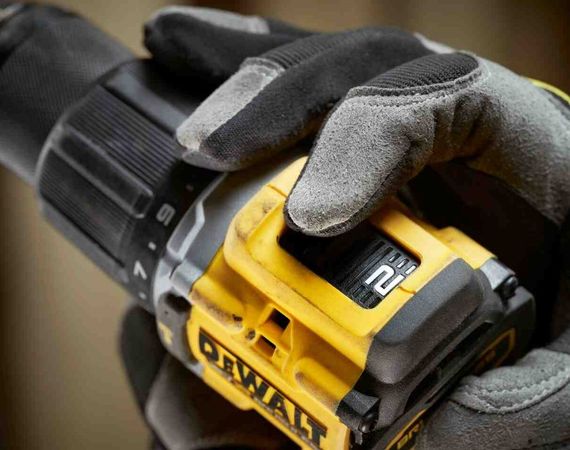 Дриль-шуруповерт DeWALT акумуляторний безщітковий ударний з АКБ та ЗП DCD799P2T | Зображення 4
