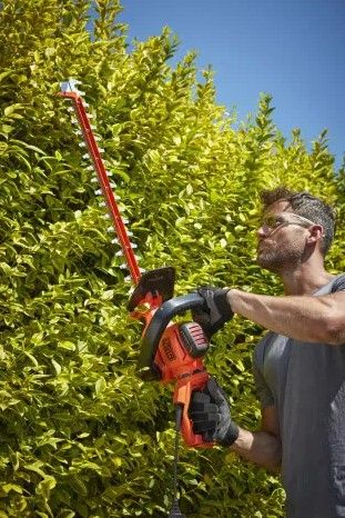 Кущоріз електричний Black&Decker BEHTS551 | Зображення 1