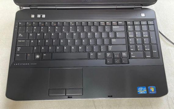 Ноутбук Dell Latitude 5530 15.6 HD + SSD + Core i5 + 4GB Б/В | Зображення 2