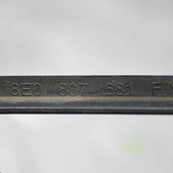 Решітка переднього бампера ліва Audi A4 B7 2004-2008 Решітка бампера ліва Ауді а4 б7 8E0807681F | Зображення 2