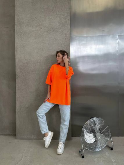 Женская яркая свободная футболка оверсайз SH268 цвет неоновый оранжевый, размер onesize 42/48