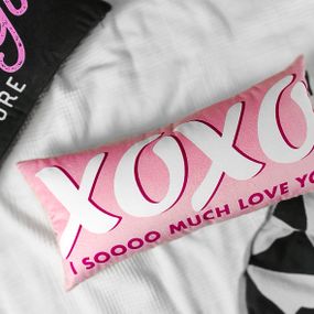 Подушка для дивана бархатная Хохо i soooo much love you 50x24 см (52BP_21L010)