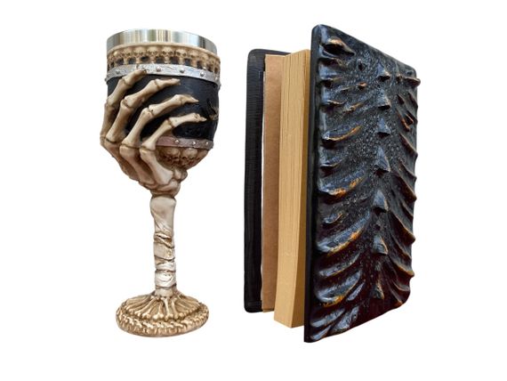 Подарунковий набір Келих 3D Рука з Черепами та Блокнот 3D «Жар Серця Дракона» | Зображення 1