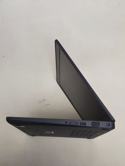 Ультрабук Dell Latitude 5590 / 15.6" (1920x1080) IPS / Intel Core i7-8665U (4 (8) ядра по 1.9 - 4.8 GHz) / 16 GB DDR4 / 256 GB SSD / nVidia GeForce MX130, 2 GB GDDR5, 64-bit / WebCam б/в | Зображення 5