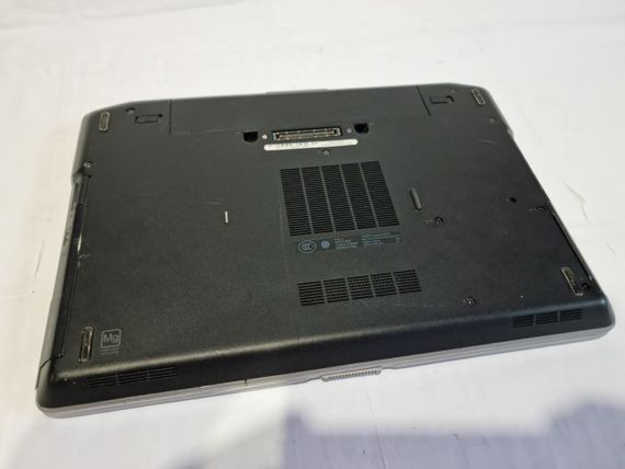 Ноутбук Б-клас Dell Latitude E6420 / 14" (1366x768) TN / Intel Core i5-2520M (2 (4) ядра по 2.5 - 3.2 GHz) / 6 GB DDR3 / 240 GB SSD / Intel HD Graphics 3000 / WebCam / DVD-RW б/в | Зображення 7