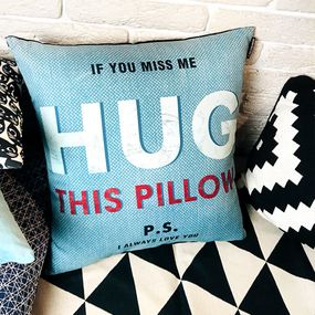 Подушка c принтом габардиновая If you miss me hug this pillow (синяя) 40x40 см (4P_19L016)